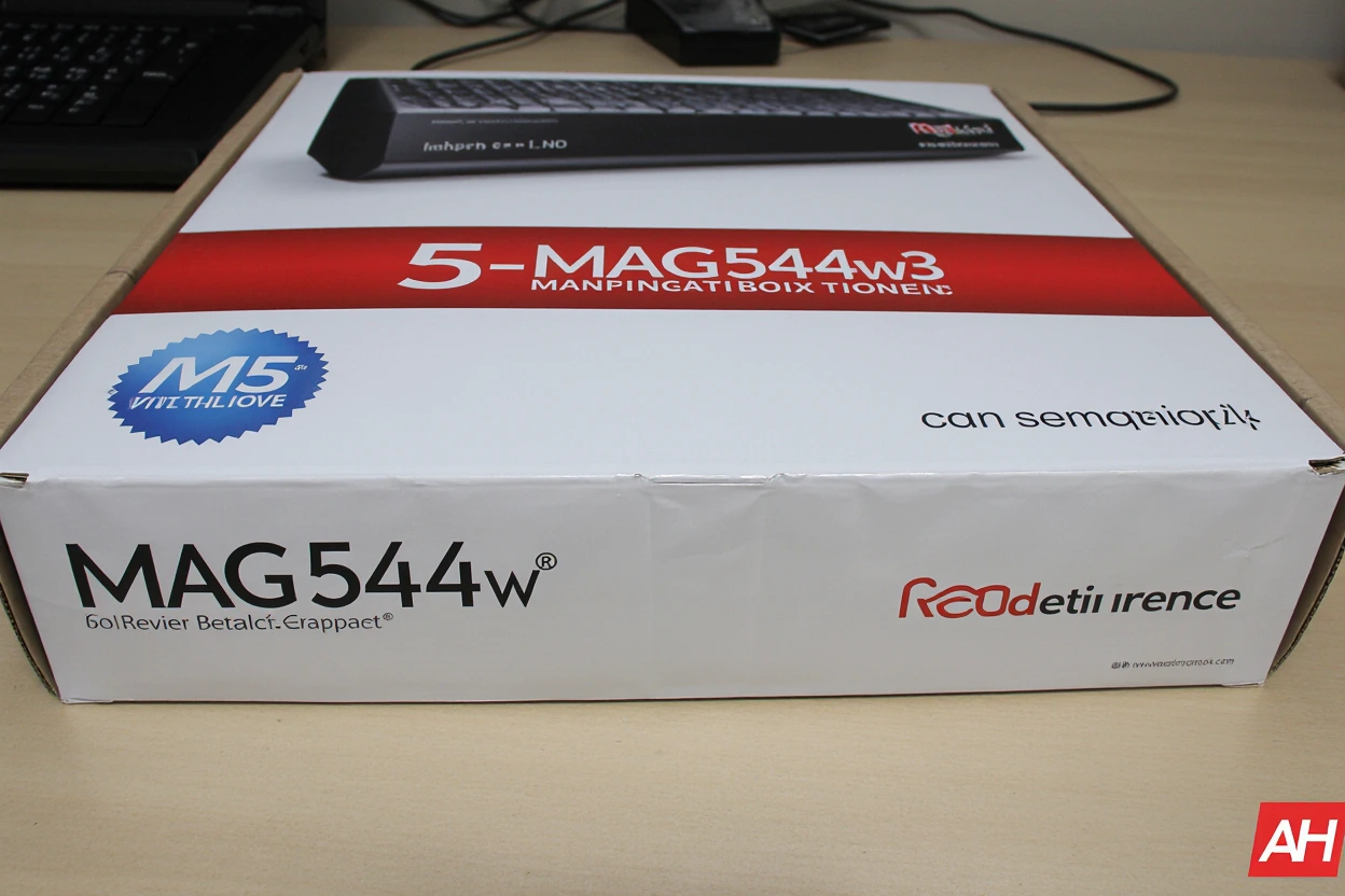  MAG 544w3 IPTV box review
